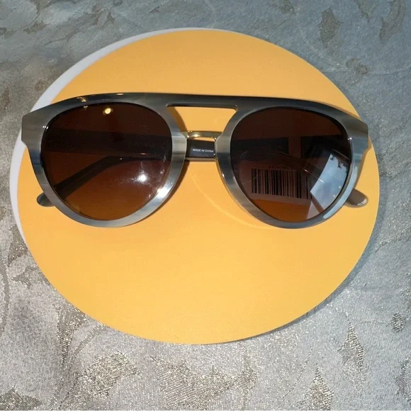 Tory Burch Sunglasses & Case Tortoise Pilot Sunglasses $188 NWT SOLD OUT ONLINE - Picture 8 of 15